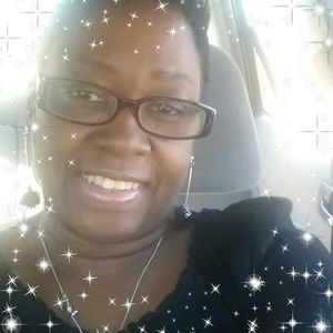 Meet your Posher, Dionne